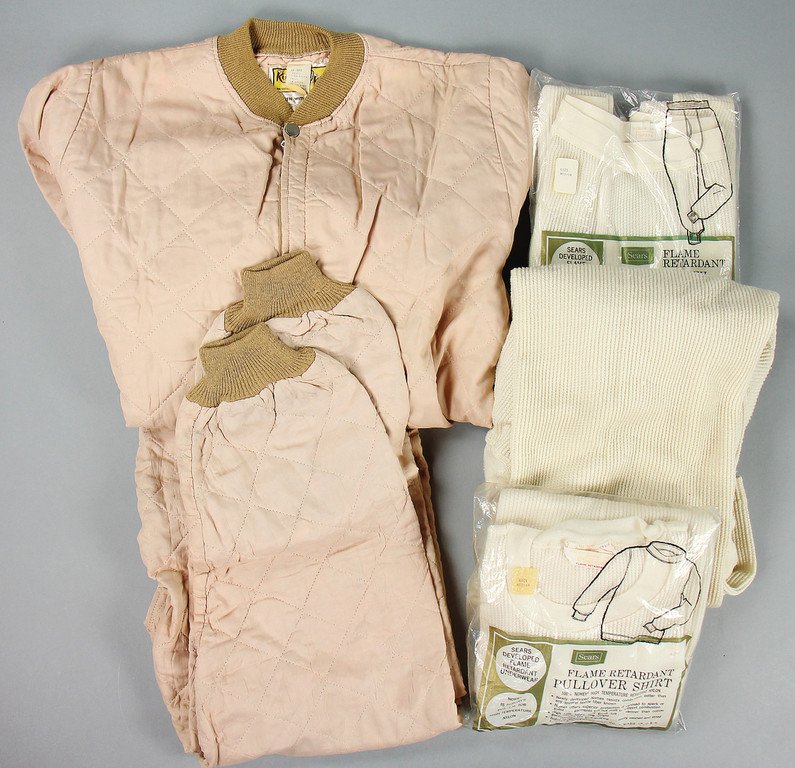 PORSCHE/ WERNER ENZ mixed lot of fireproof clothes, 6: PORSCHE/ WERNER ENZ mixed lot of fireproof clothes, 6 pieces, 3x underwear trousers with pullover, jacket and trousers, all '60s German Description PORSCHE/ WERNER ENZ Konv. Feuerfeste Kleidung, 6tlg.