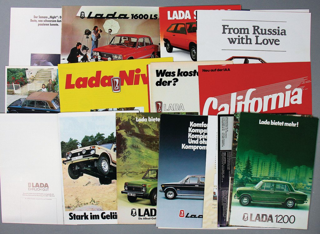 LADA '80s, mixed lot of 30 sales brochures/folders, (1 of 1)