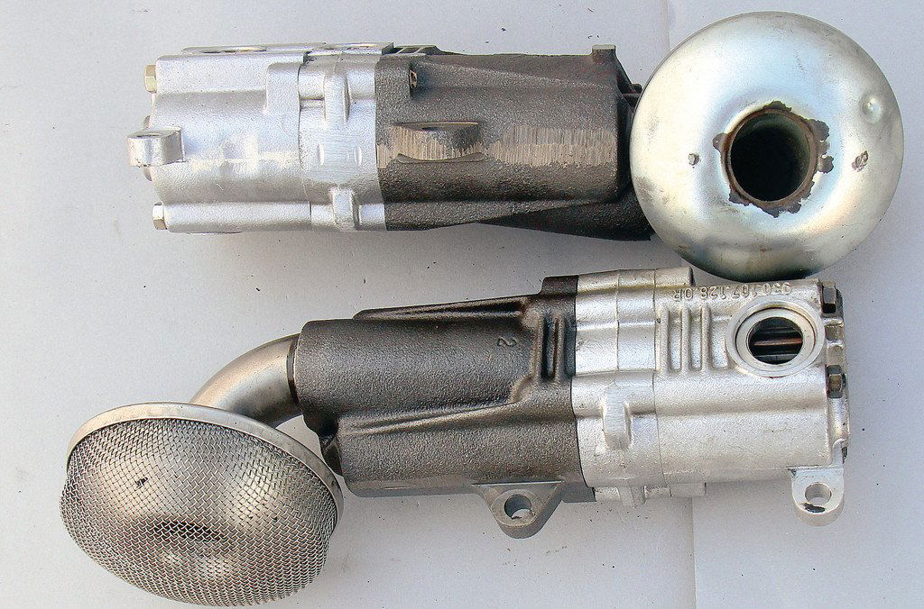 PORSCHE mixed lot 2 oil pumps, type 930 Turbo, part (1 of 1)