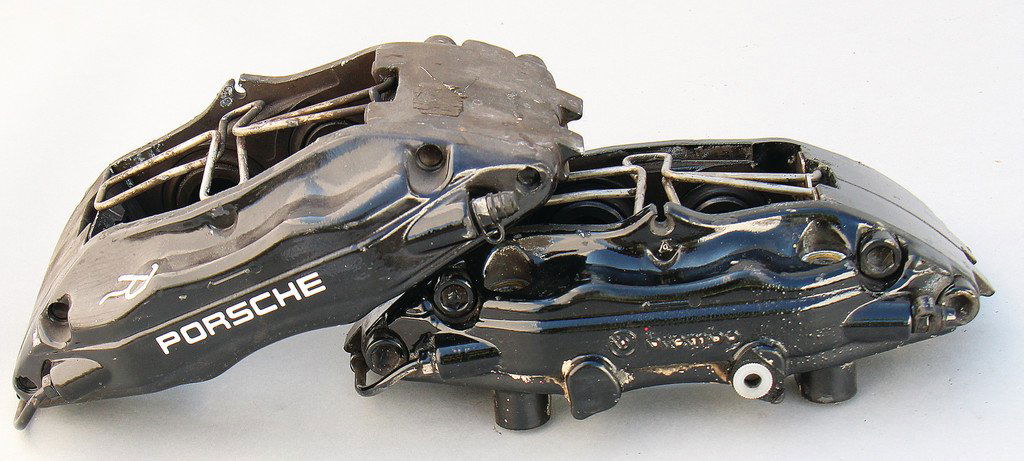 PORSCHE mixed lot 2 brake bodies for type 964 Turbo (1 of 1)