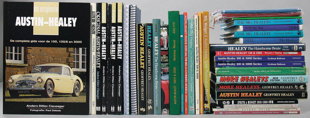 AUSTIN-HEALEY Mixed lot of 37 books, among them "Austin (1 of 1)