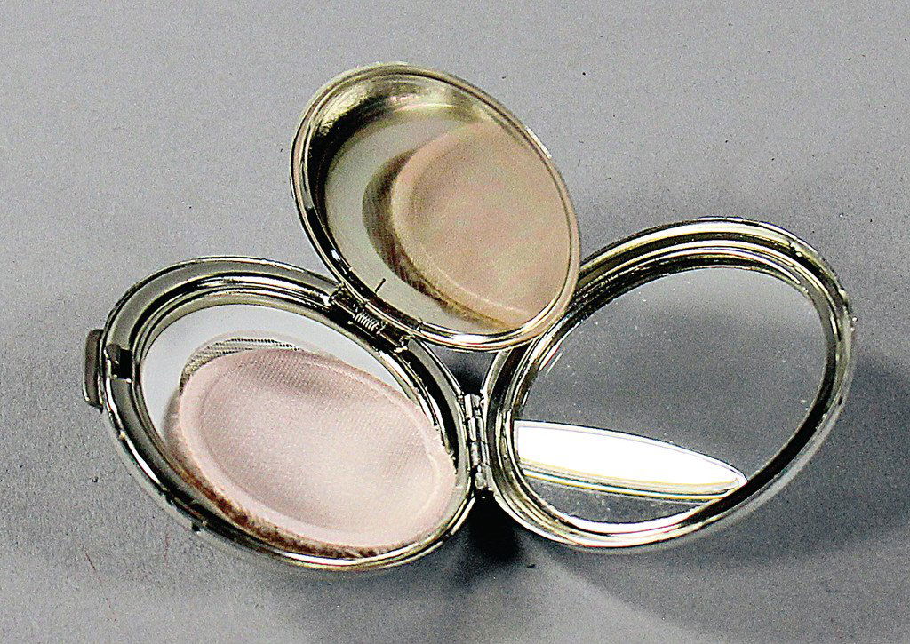 PORSCHE Powder compact with mirror, inside with Porsche (1 of 2)