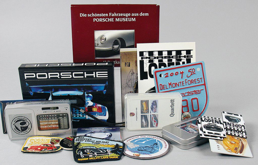 PORSCHE Mixed lot of 31 pieces e.g. postcard sets, (1 of 1)
