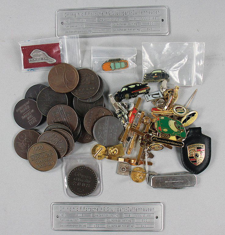 PORSCHE Mixed lot with 34 pieces, among them calendar (1 of 1)