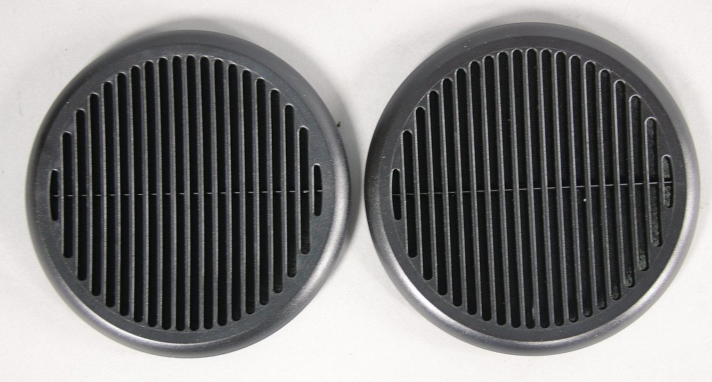 2x G-model speaker covers for the doors, nos   German (1 of 1)