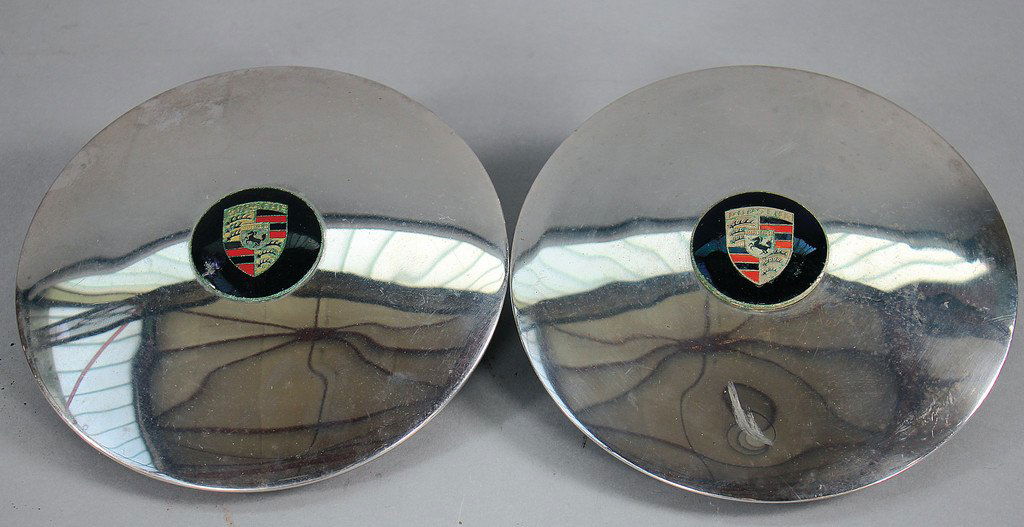 PORSCHE 2x hub cap, with a diameter of c. 23 cm, (1 of 1)