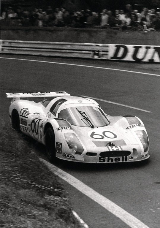 PORSCHE Mixed lot of 2 original company photos 1972,: PORSCHE Mixed lot of 2 original company photos 1972, Porsche 908 L, start number 60, Joest/Weber/Casoni (Jo Siffert A.T.E. Racing), always 13 x 18 cm German Description PORSCHE Konv. 2 original Werkfo
