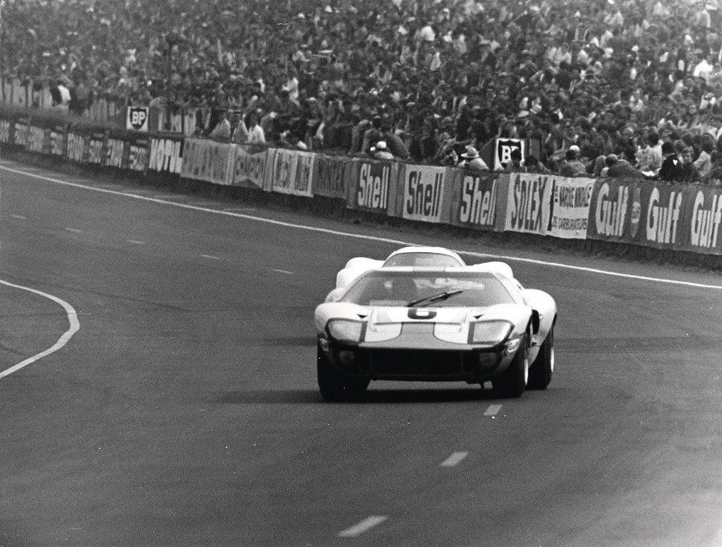 24 HEURES DU MANS 1969 Original B/W photo starting (1 of 1)