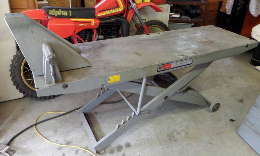 WMC Handy Air Lift Motorcycle Lift Aug 27, 2022 Miedema Family