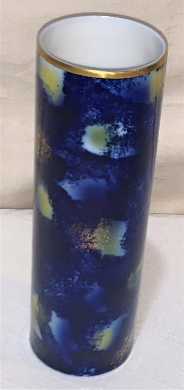 Vtg. Wallendorf Echt Kobalt Blue Vase (1 of 4)