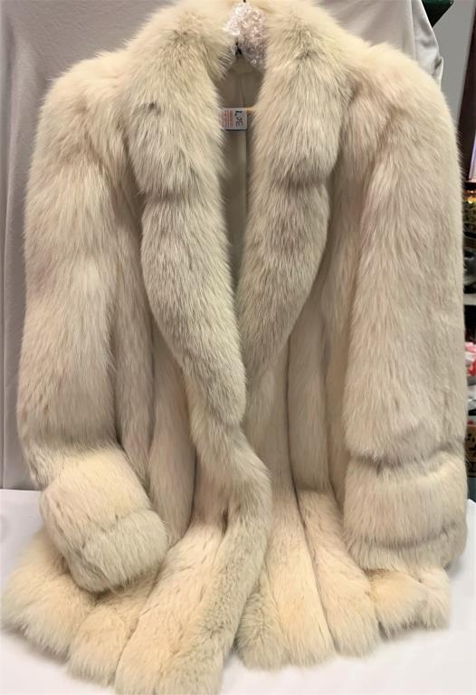 Authentic Fox Fur Coat Sz. Med (1 of 6)