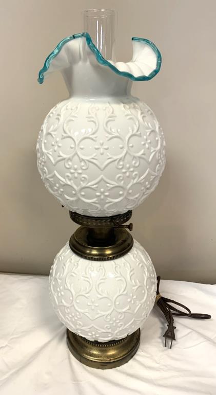 Fenton Spanish Lace Gone With The Wind Lamp (1 of 7)
