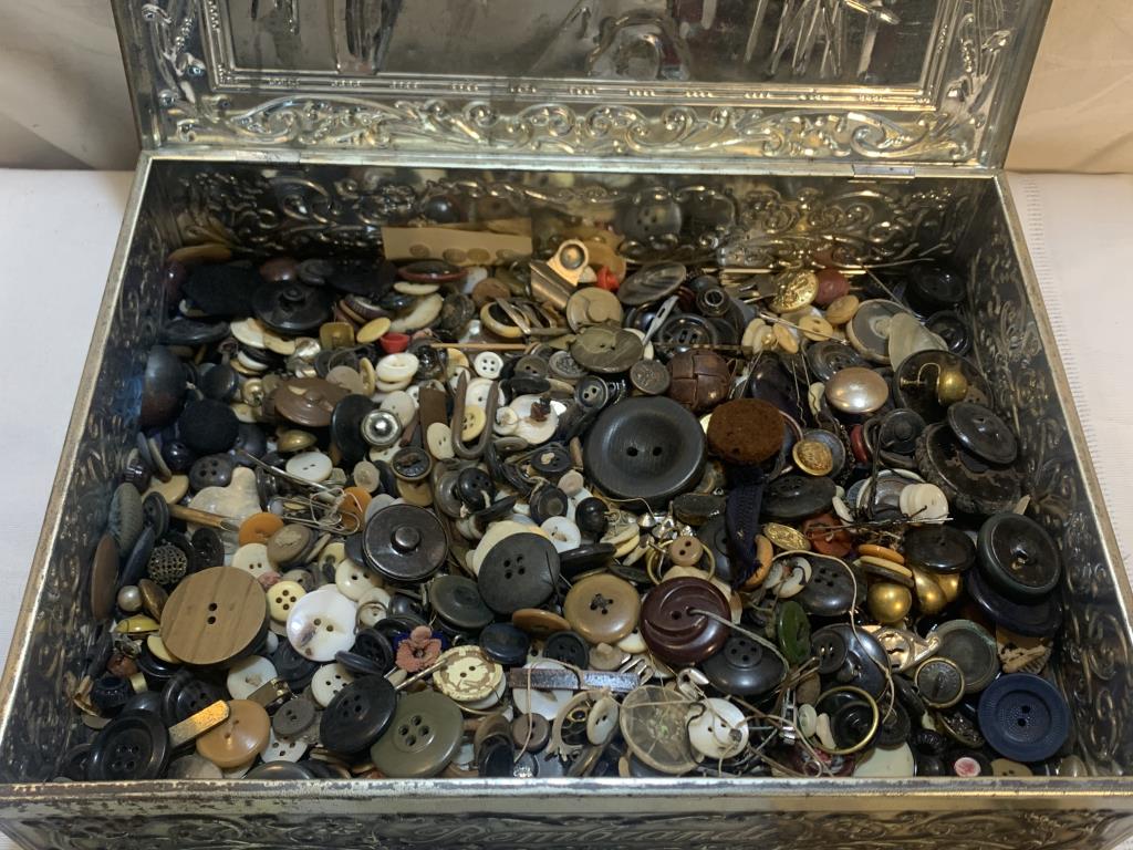 Rembrant Bisquit Tin With Buttons And Buckles: Rembrant Bisquit Tin With Buttons And Buckles