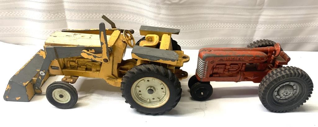 Vtg Ertl Farm Toys (1 of 9)