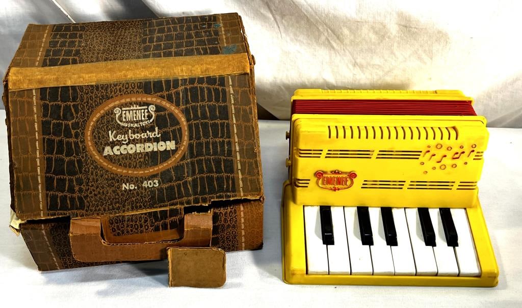 Emenee Musical Toys Keyboard Accordian: No. 403 In Original Box- Works