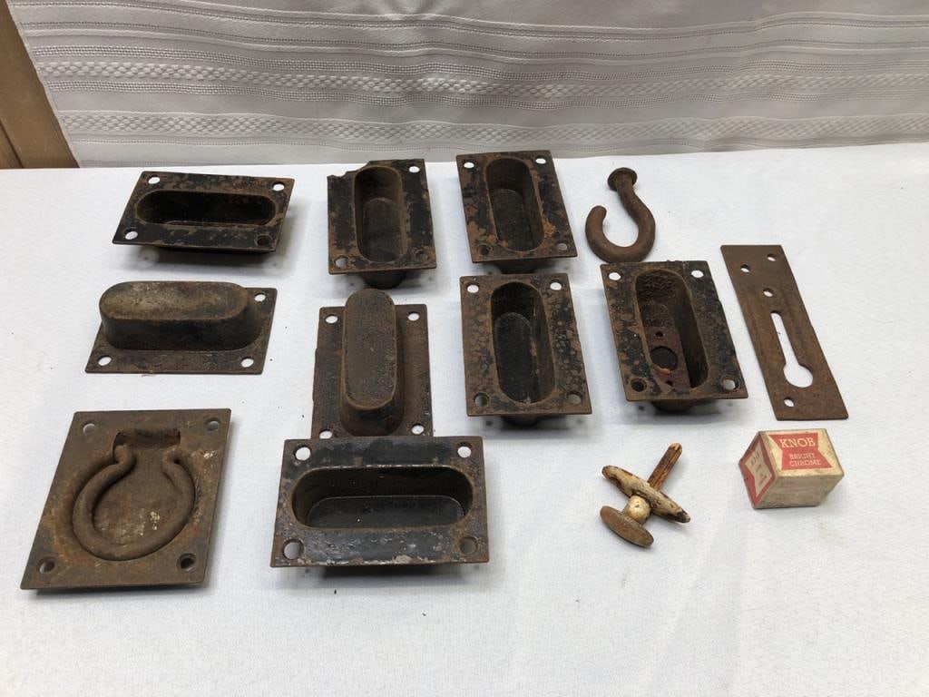 Vtg Pocket Door Handles (1 of 8)