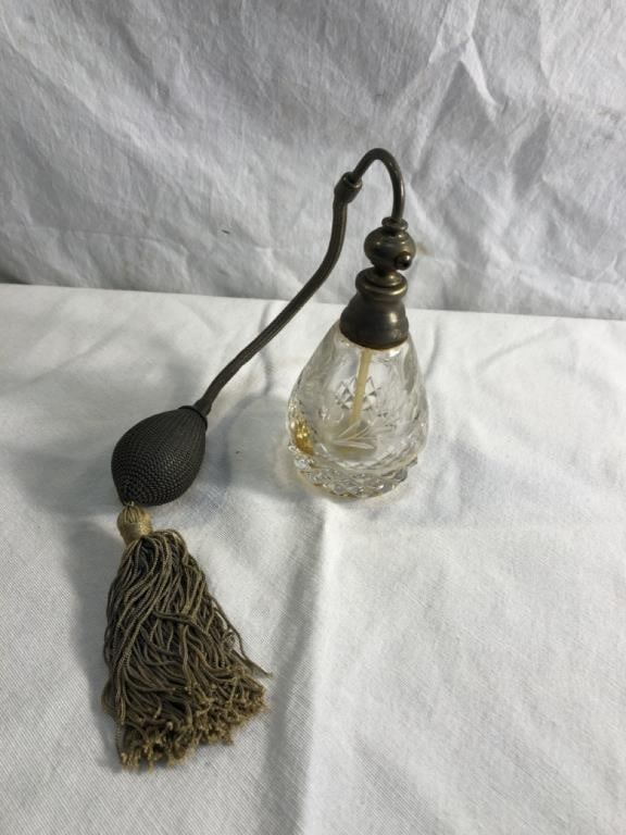 Vtg Perfume Bottle (1 of 6)