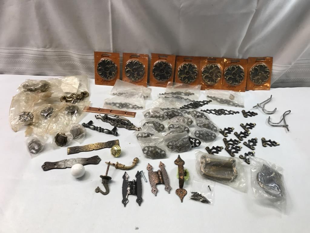 Vtg Hardware: Vtg Dresser & Cabinet Hardware