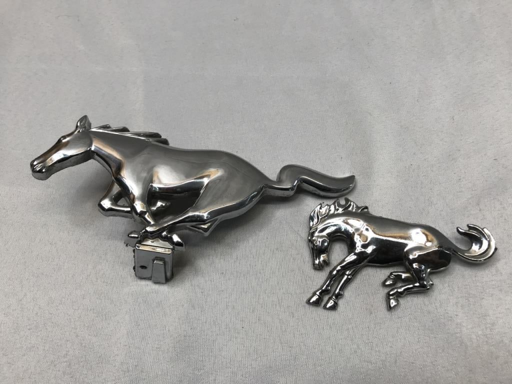Ford Mustang Hood Ornament & Emblem (1 of 9)