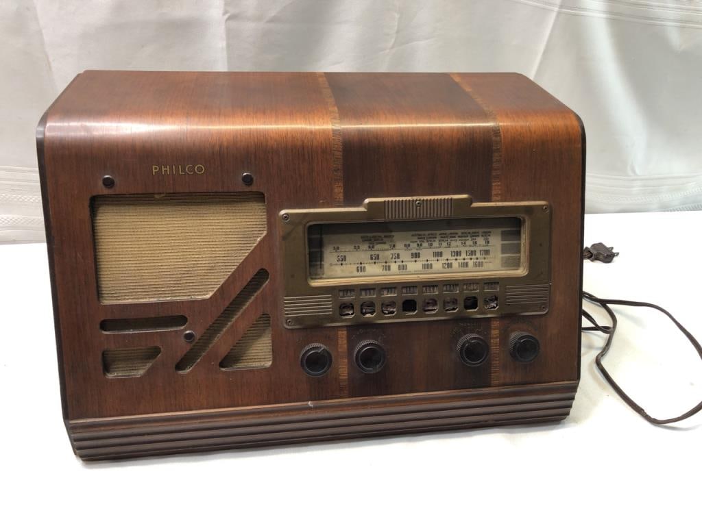 Philco Model 39-25T (1 of 6)