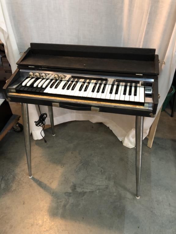 Vtg Whippany Melo-Sonic 350 Combo Organ (1 of 8)