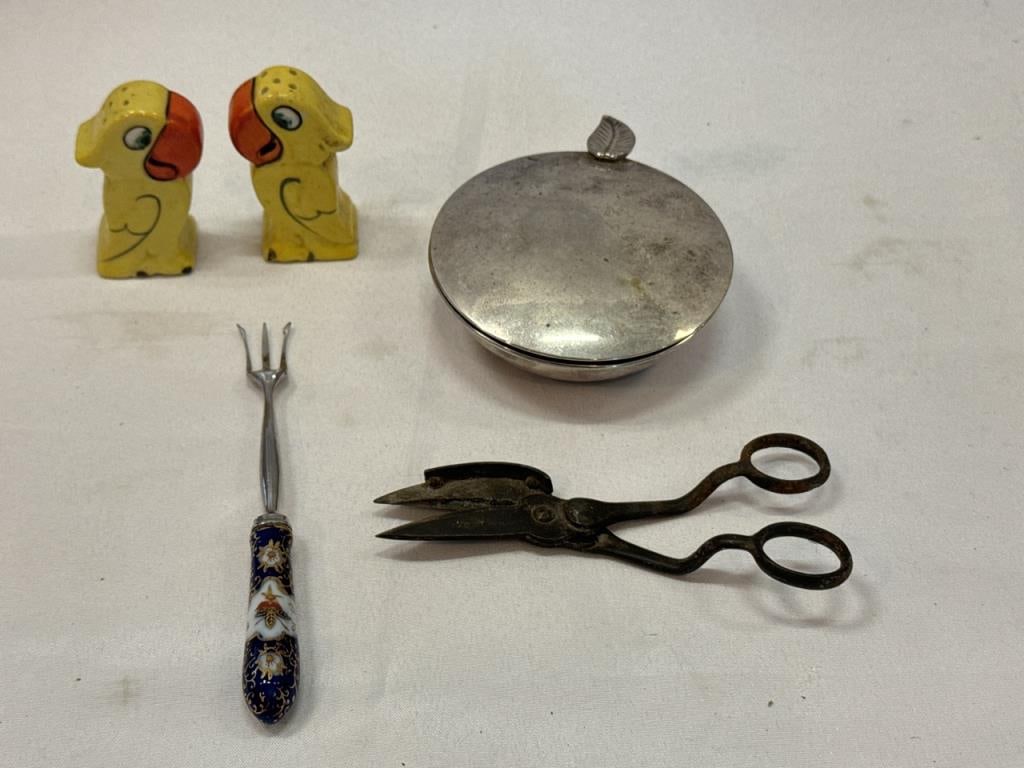 Vtg Kitchen Gadgets (1 of 10)