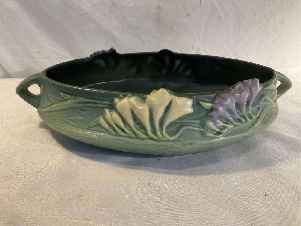 Vintage Roseville Pottery Console Bowl: Roseville double handled console bowl #466-10 14”x7”x3 Freesia