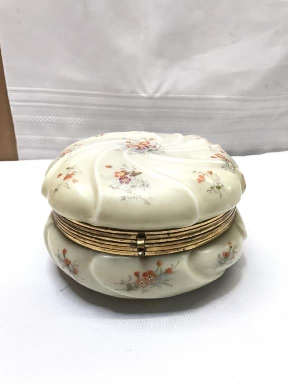 Vintage Wave Crest Dresser Box (1 of 9)