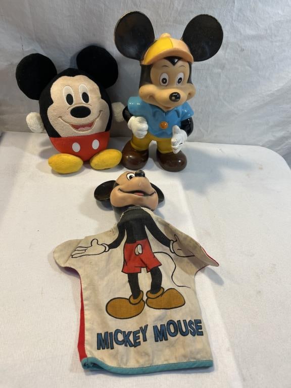 Vtg Mickey Mouse Collectables (1 of 9)