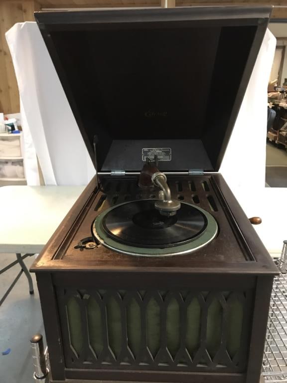 Edison Disc Table Top Phonograph (1 of 7)