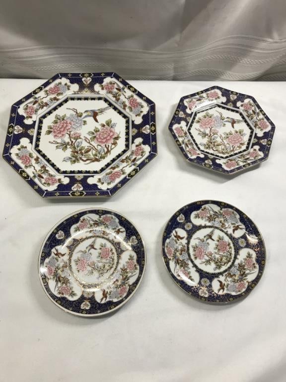 Imari Japanese Porcelain Plates (1 of 4)