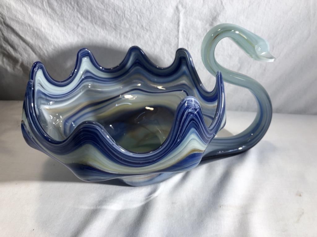Hand Blown Art Glass Swan Bowl (1 of 5)