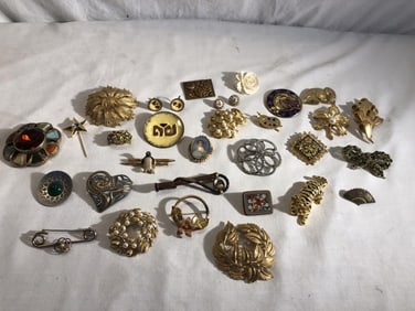 Vtg Pins Lot