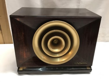 Vtg. 1949 RCA Victor AM Tube Radio