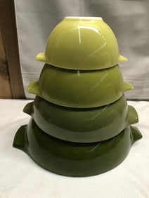 Vintage Pyrex Nesting Mixing Bowls