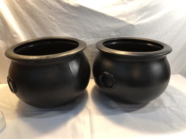 Pr. Vintage 1987 Union Blow Mold Cauldrons
