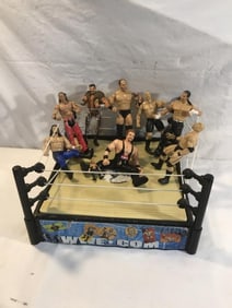 Vtg. WWE Wrestling Rink and 8 Action Figures