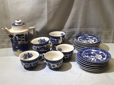 Vtg. Blue Willow Japan China