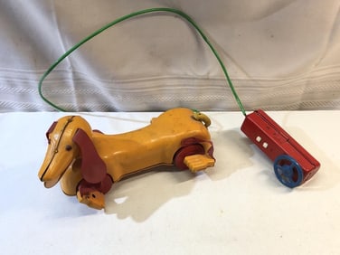 Vintage 50’s Linemar “Doxie The Dog??Battery Power