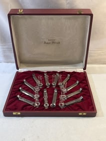 Saint Medard Knife Rest Set W/ Bud Vases