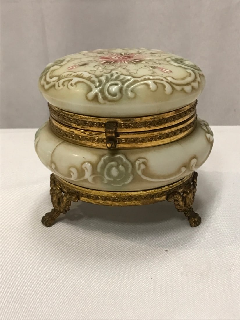 Antique WaveCrest Art Glass Dresser Box (1 of 5)