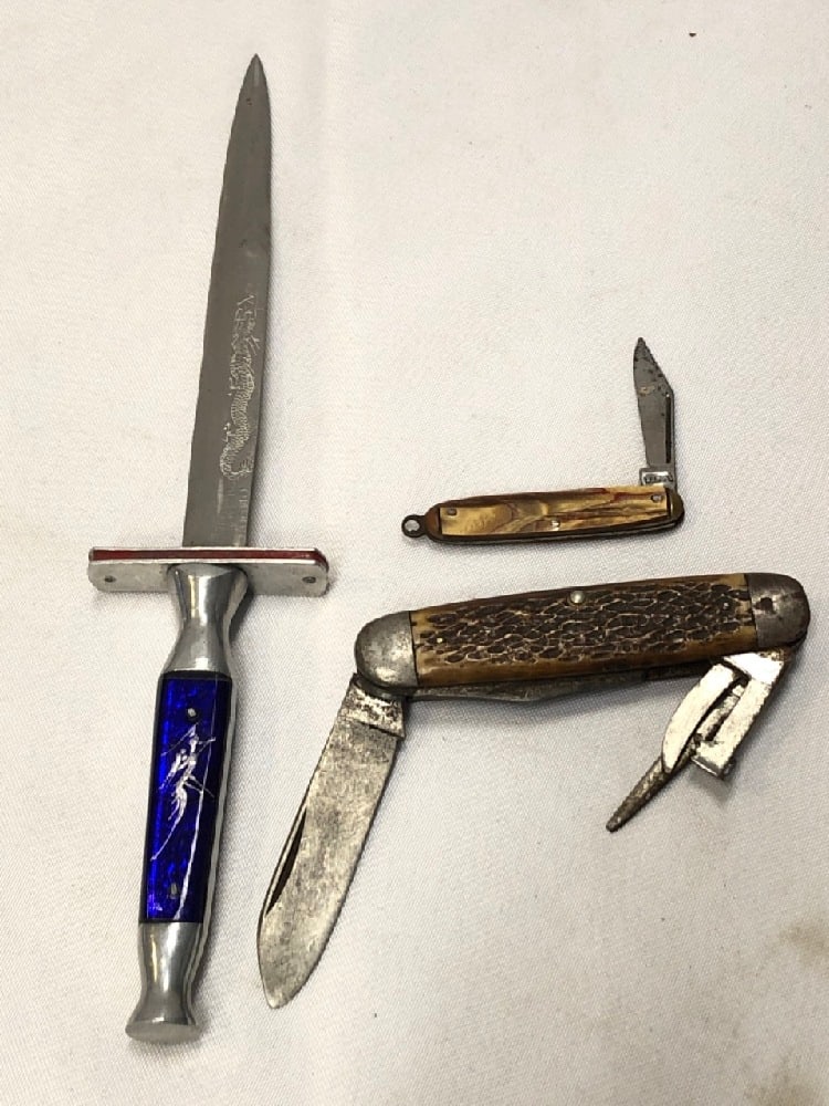 Vtg. Pocket Knives and Dagger (1 of 8)