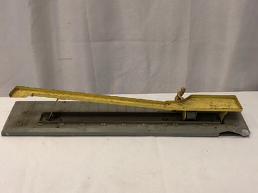 Vtg. Lionel Postwar 362 Barrel Loader