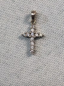 Cross 750 18Kt Diamond Pendant