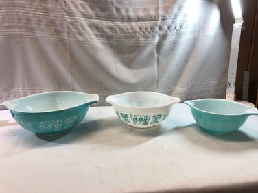3 Vtg. Pyrex Cinderella Mixing Bowls