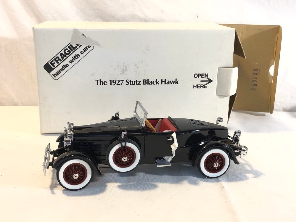 1927 Stutz Black Hawk 1:24 Scale Die Cast (1 of 4)