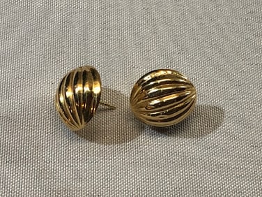 Vtg.14Kt. Gold Ribbed Shell Stud Earrings