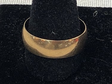 14K Gold TW Wedding Band