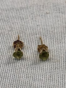 14kt Gold Emerald Stud Earrings