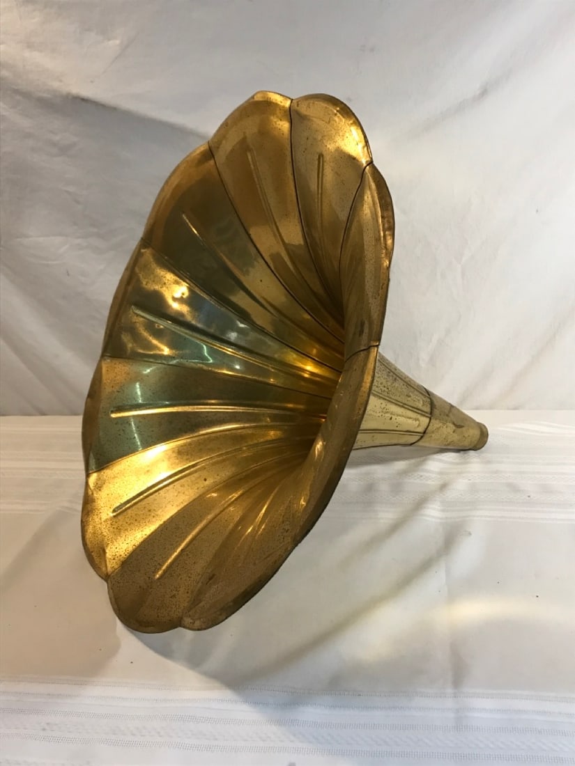 Antique Brass Horn Gramophone Horn (1 of 3)
